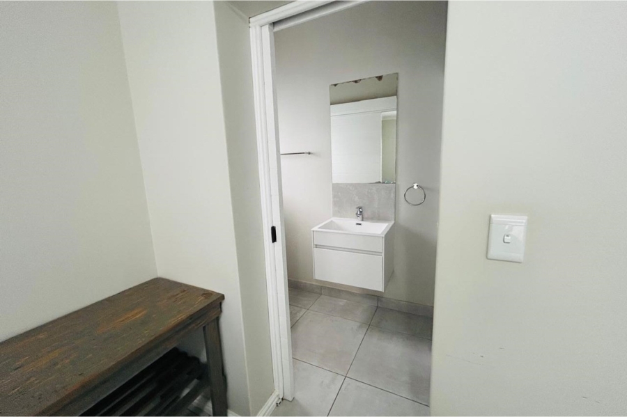 2 Bedroom Property for Sale in Aan de Wijnlanden Western Cape